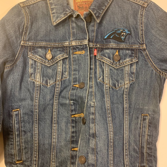 Carolina Panthers Levi's Denim Jacket Small Women’s Blue Embroidered NFL - Picture 4 of 6